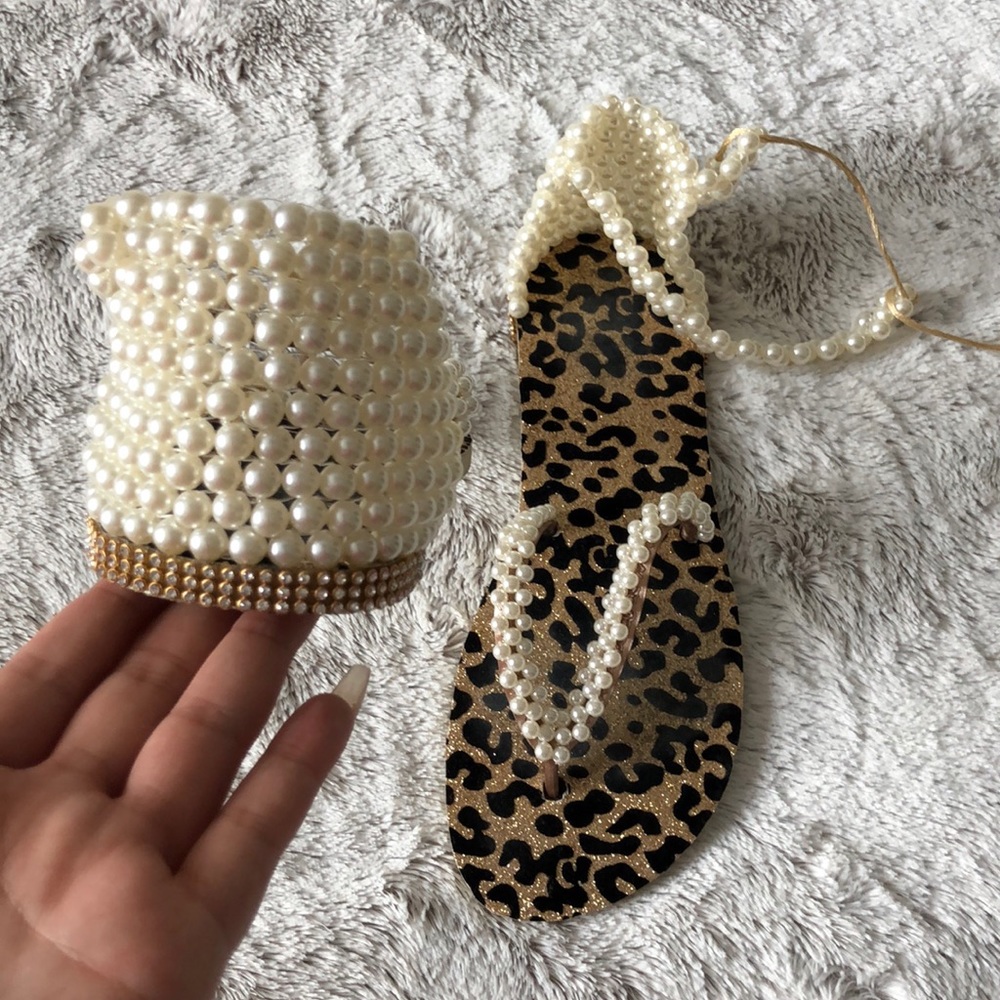 Sandals. - Picture 3 of 3